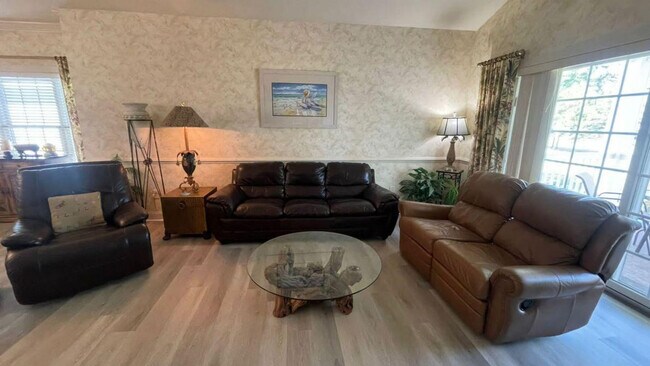 Foto del edificio - 4898 Magnolia Pointe Ln