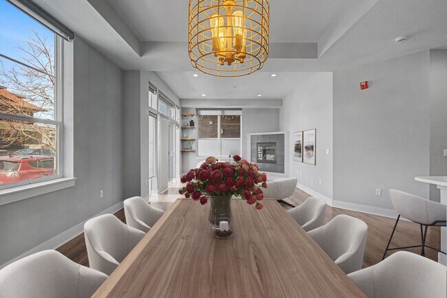 Foto del edificio - Centrally Located