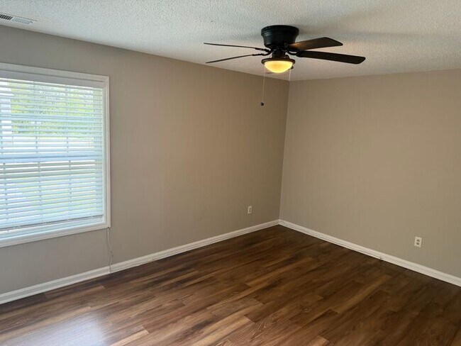 Foto del edificio - Spacious Two Bedroom Townhome In Kannapolis