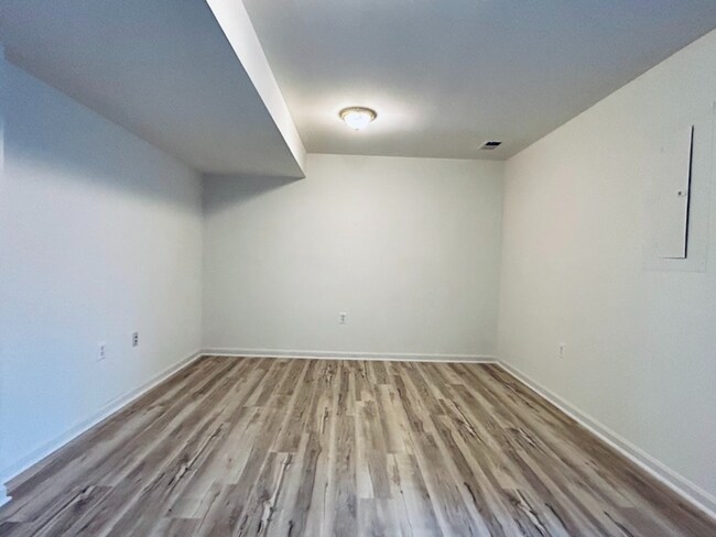Building Photo - 506 Sparkleberry Terrace NE