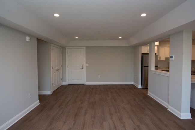 Interior Photo - 925 at North