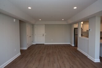 Interior Photo - 925 at North