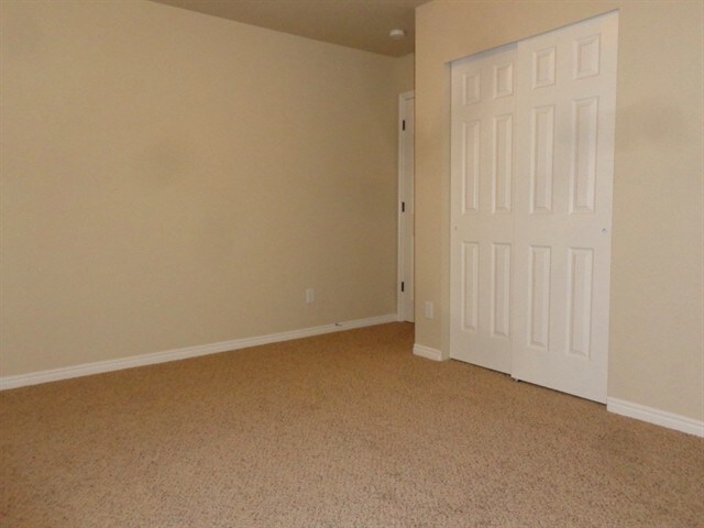 Building Photo - 260 N 360 W