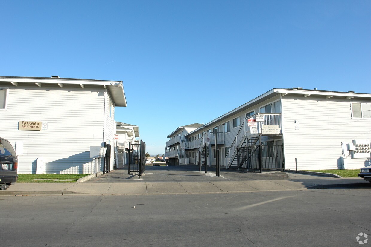 Building Photo - Park View Apartments