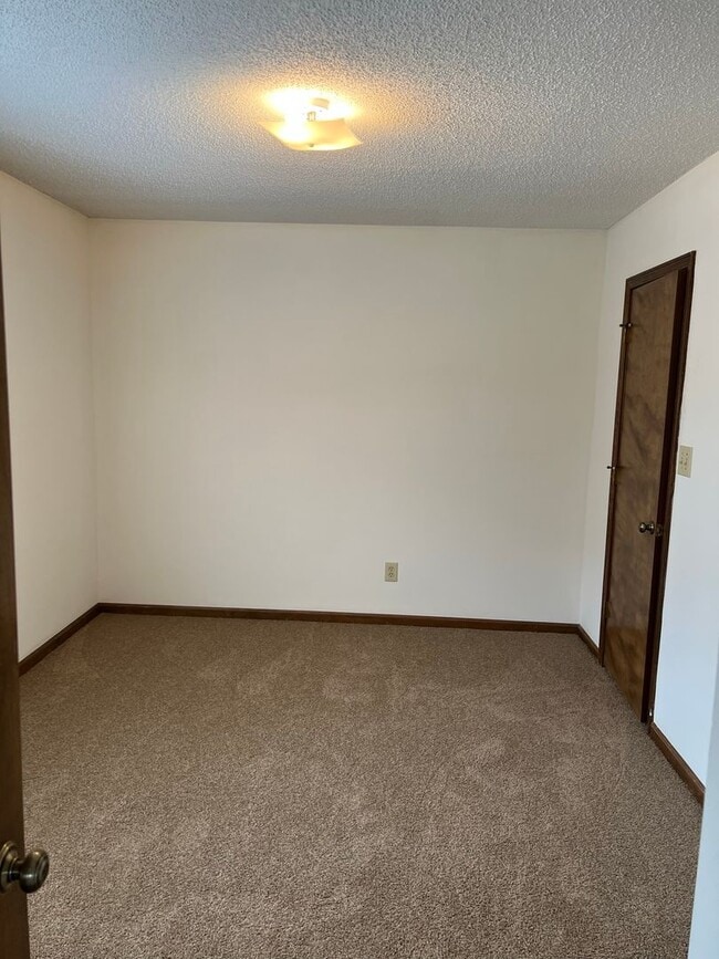 Building Photo - 107 Bogey Ln