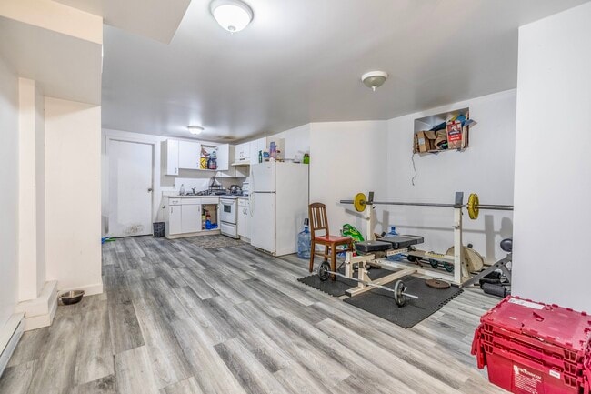 Building Photo - 661 Mcmillan Av