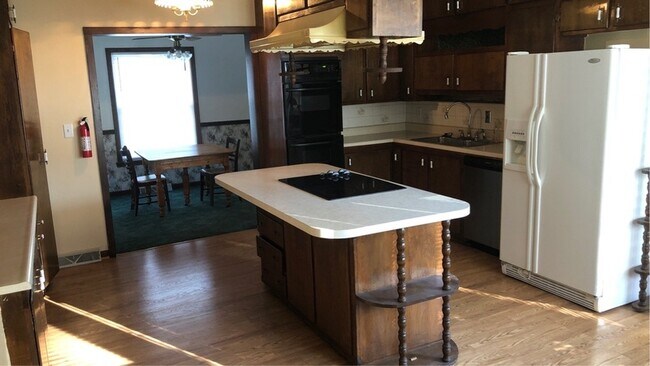 Foto del edificio - 317 W Bridge St