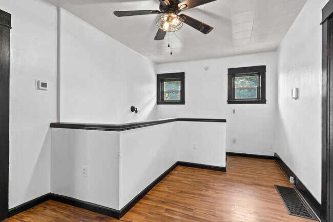 Foto del edificio - NorthEast Spokane Home - Beautifully Updated