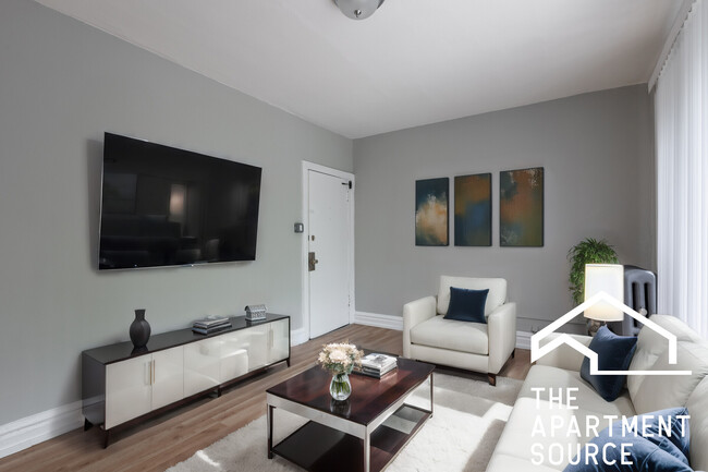 Foto del edificio - 5451 S Cornell Ave