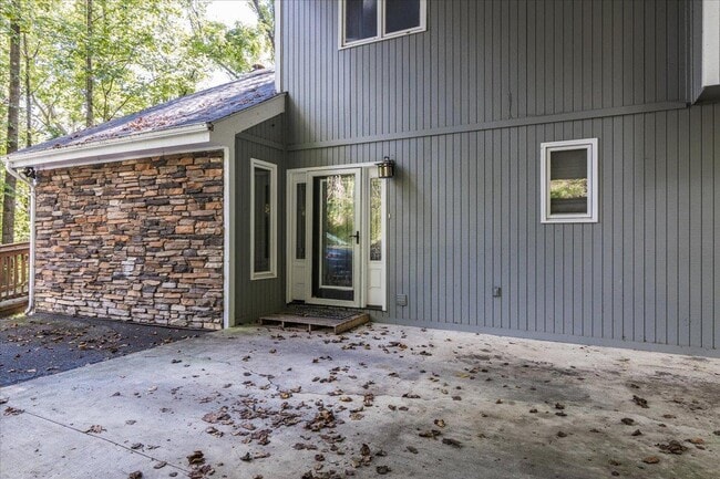 Building Photo - 5708 Bridlewood Dr