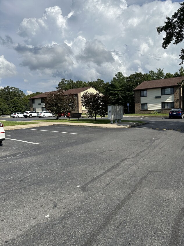 Foto del edificio - Roberts Village Apartments
