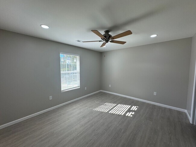 Foto del edificio - Modern 2025 New Construction