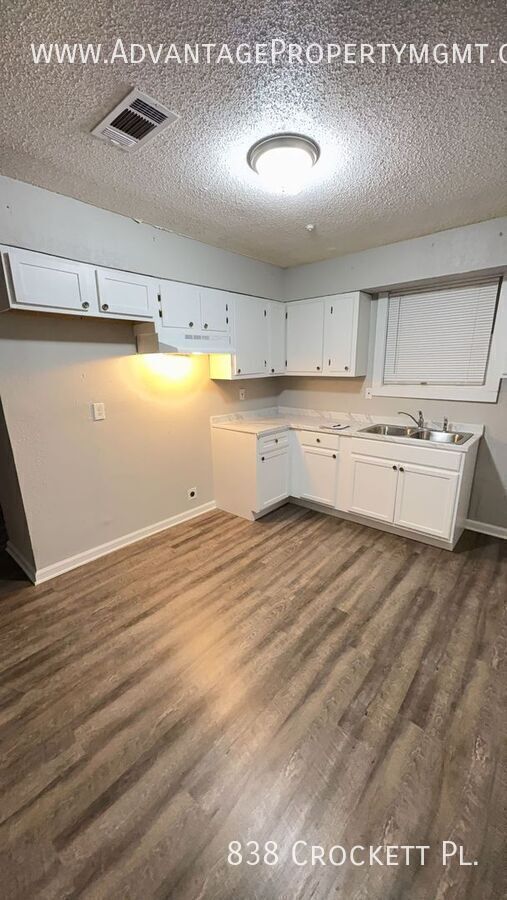 Foto del edificio - 838 Crockett Pl