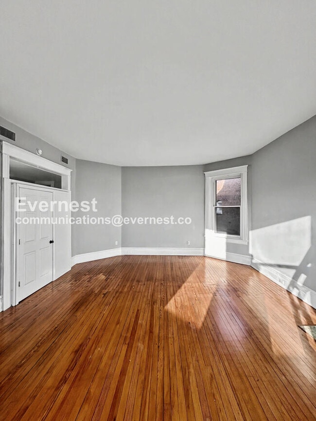 Building Photo - 2034 W Grace St