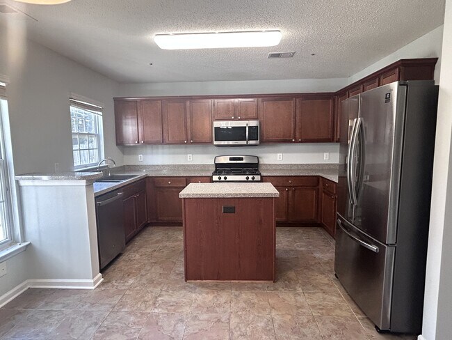 Foto del edificio - 105 White Cedar Ct
