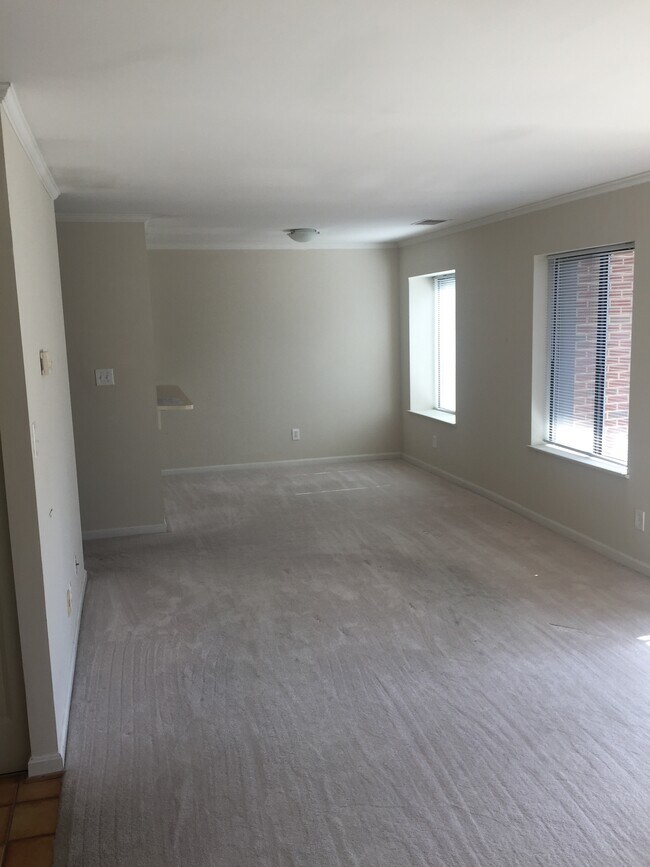 Building Photo - 1020 N Stafford St