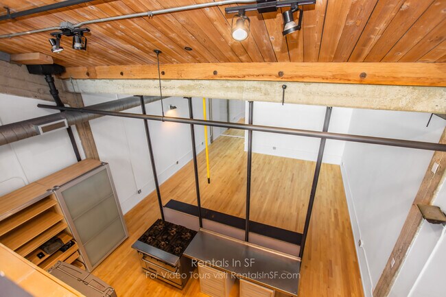 Building Photo - 245 5th St