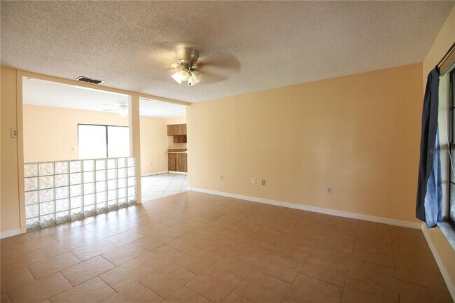 Building Photo - 5123 Bonnybrook Dr W