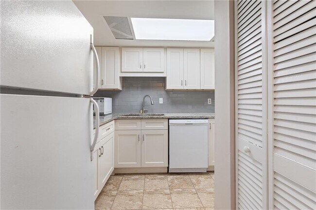 Foto del edificio - 469 Granite Ridge Pl