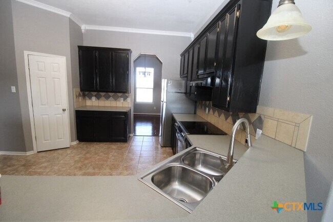 Foto del edificio - 775 Cactus Ln