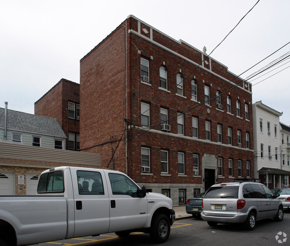 Building Photo - 157-159 Adams St