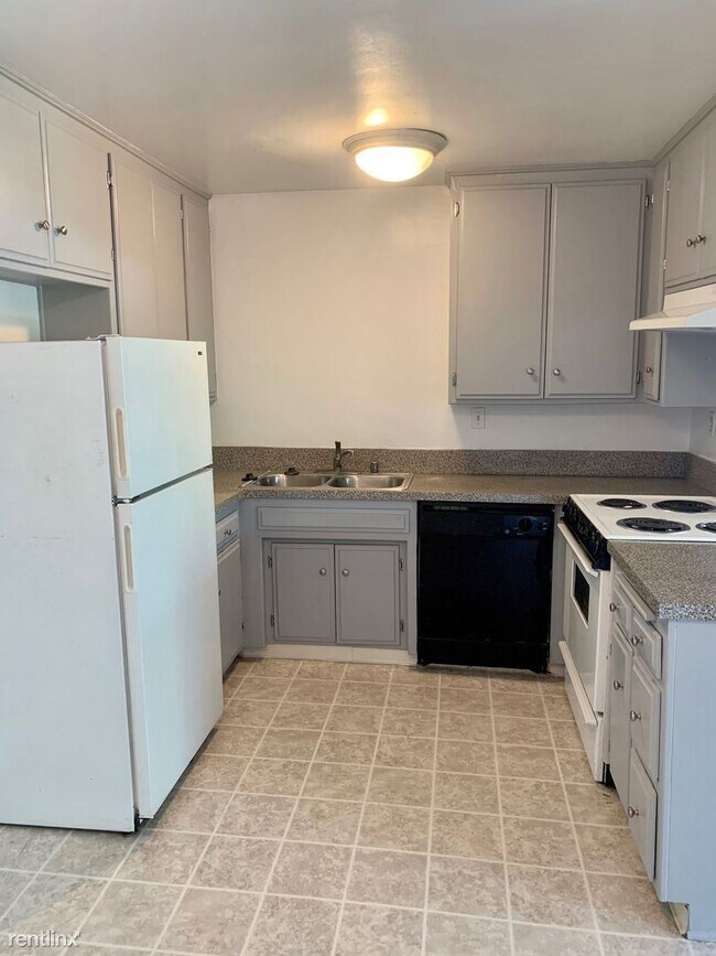 Foto del edificio - 10770 Lawler St