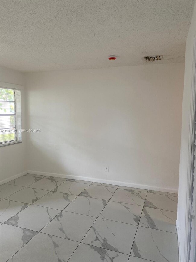 Foto del edificio - 2861 NW 15th Ct