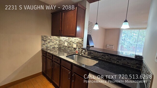 Foto del edificio - 2231 S Vaughn Way