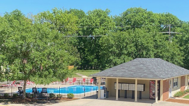 Building Photo - 3800 Morrison Dr