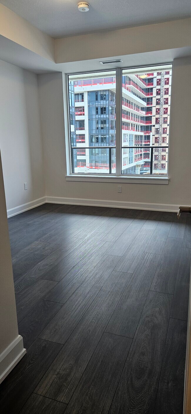 Photo du bâtiment - 3200 William Coltson Av