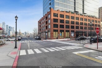 Building Photo - 1425 HUDSON St