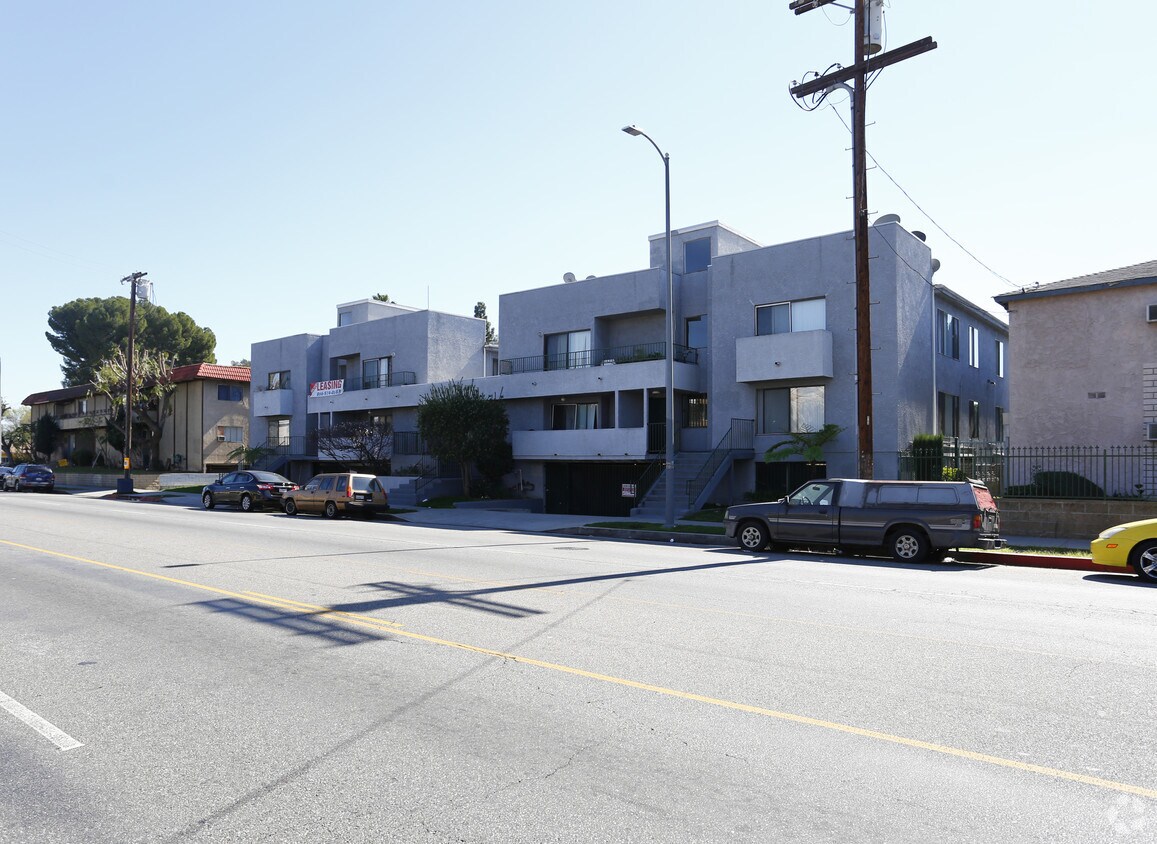 13610 Vanowen St, Van Nuys, CA 91405 13610 Vanowen St Van Nuys, CA