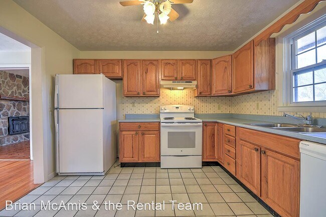 Building Photo - 2 br, 1.5 bath House - 145 Pleasant Hill Road