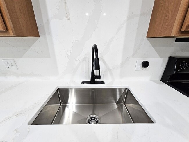 Foto del edificio - 7867 24 Mile Rd