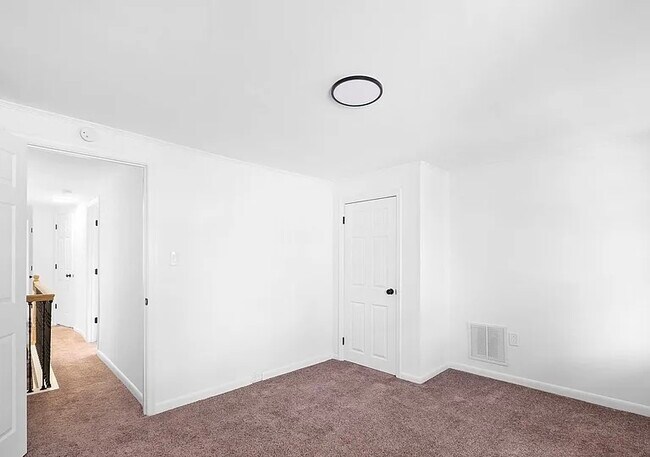 Building Photo - 310 S Claymont St