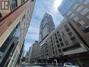 Building Photo - 199 Richmond St W