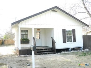 Building Photo - 426 Aguila St