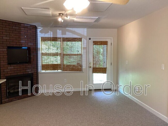 Foto del edificio - 703 Olde Covington Way