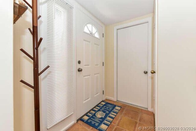 Building Photo - 4105 Fairway Dr N