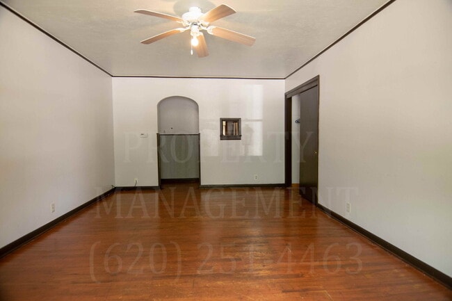 Building Photo - 712 S Cline Rd
