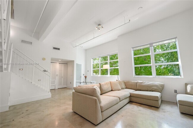 Foto del edificio - 3180 SW 22nd Terrace