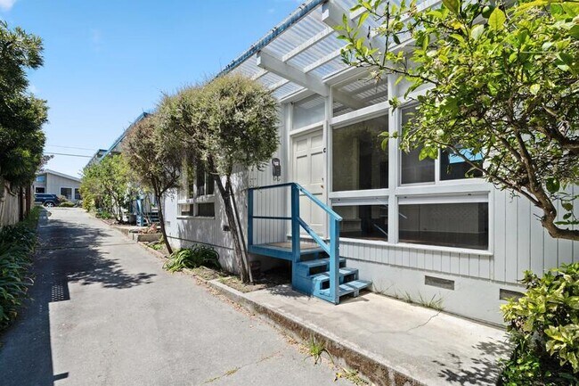 Foto del edificio - 228 Mountain View Ave