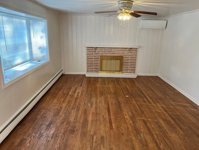 Photo - 562 Foltz Dr House