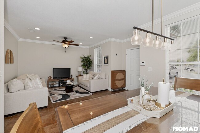 Foto del edificio - 1417 Lyonshire Dr