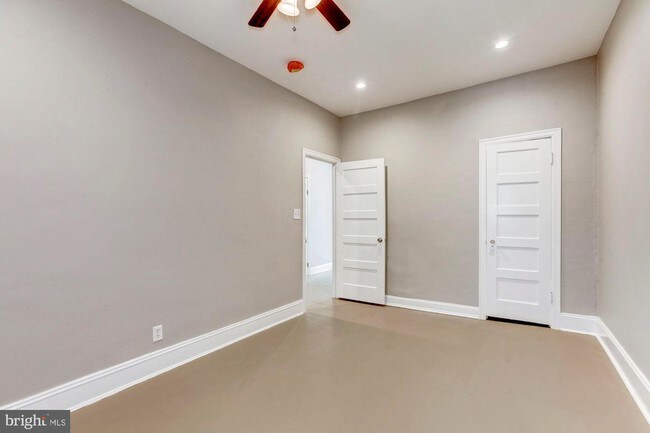 Foto del edificio - 710 Irving St NE