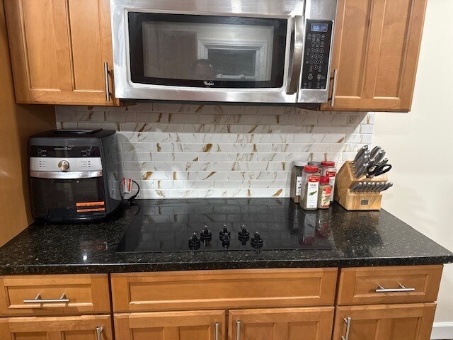 Foto del edificio - 4810 Meadowlark Dr