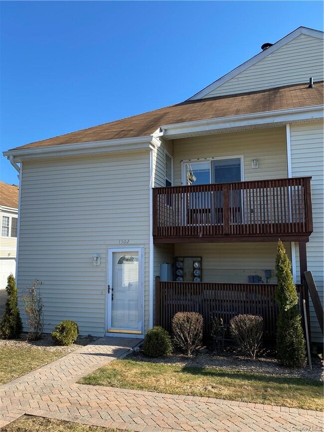 Building Photo - 1502 Whispering Hills Dr