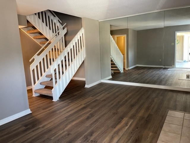 Foto del edificio - 623 Cedarwood Dr