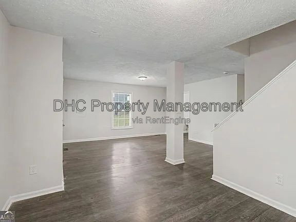 Building Photo - 1167 Hubbard St SW