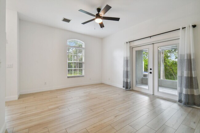 Foto del edificio - 4347 Deermont Cir